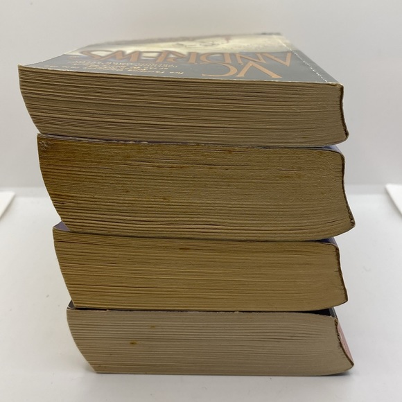 V..C. Andrews 4 Book Bundle Hidden Leaves Rain Midnight Flight Lightning Strikes - Picture 14 of 15